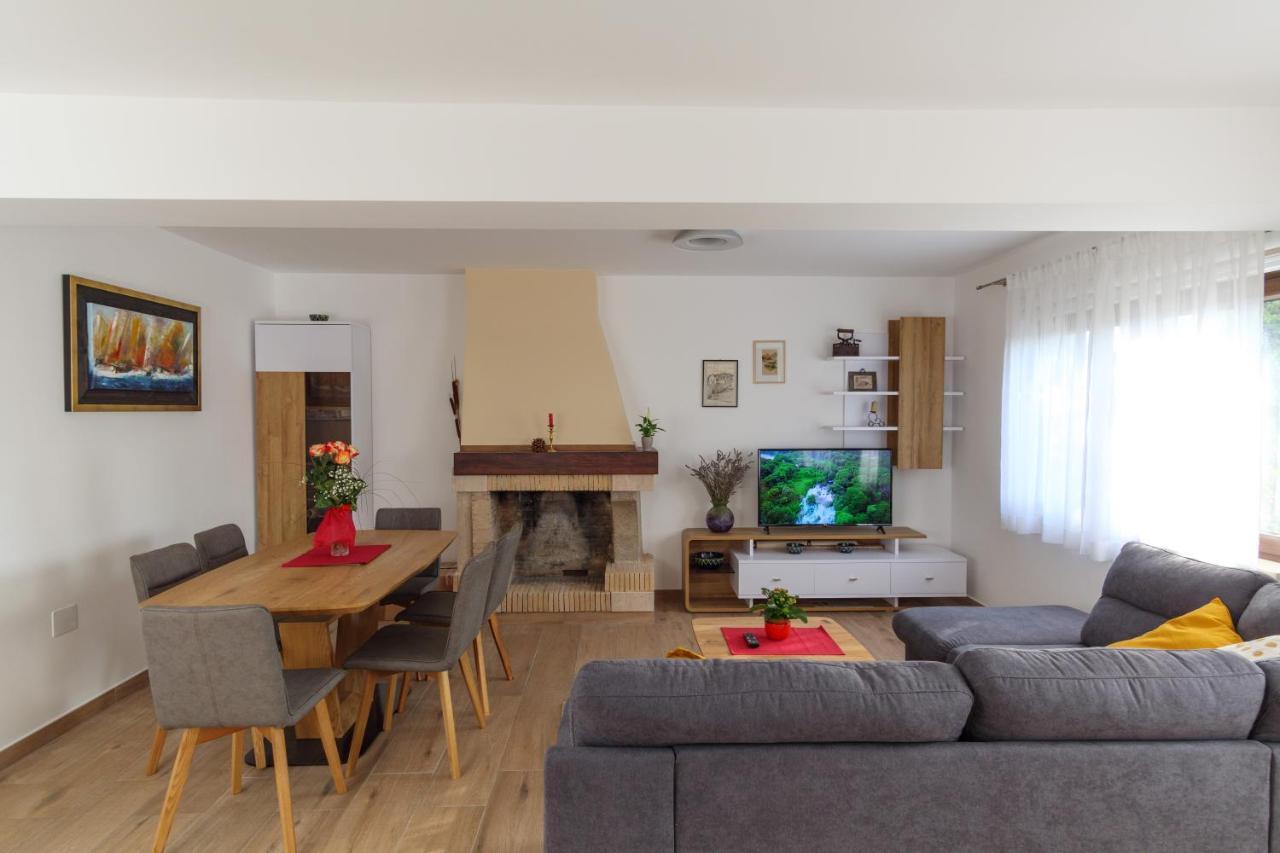 Ravan Apartment *