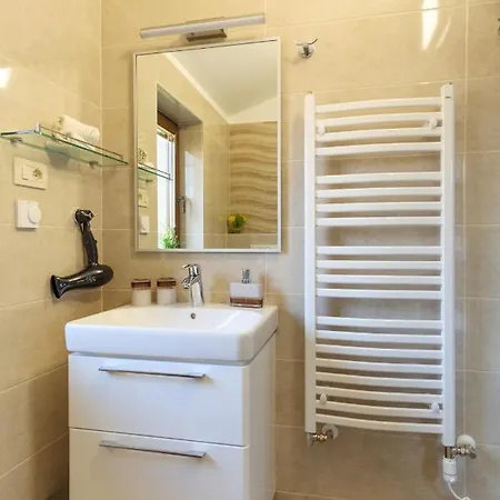 Apartmani Ravan Cernik  Buitenkant foto