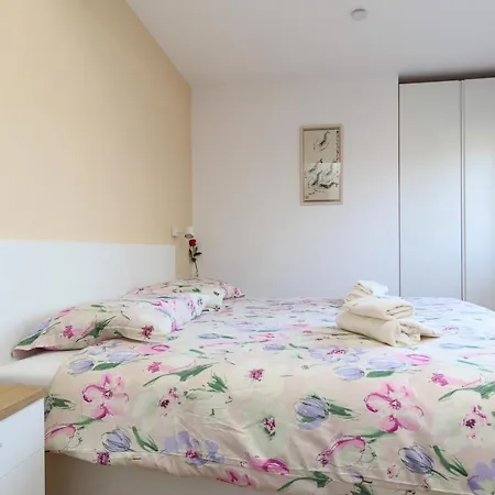 Apartmani Ravan Cernik  Buitenkant foto