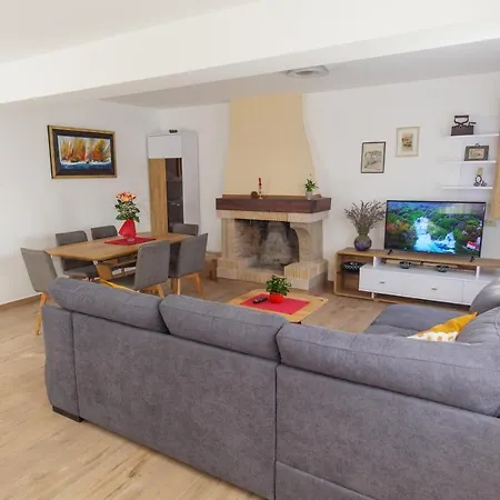Apartmani Ravan Cernik  Buitenkant foto